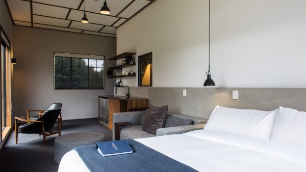 barestone-interior-01-600x338