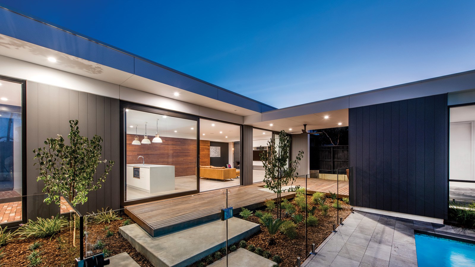 Street Style – Edge™ Cladding