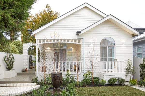 rm10-front-garden-harry-_-tash-078-1-600x400